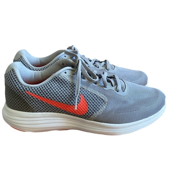 EUC Women’s Nike Revolution 3W Grey & Coral Running Sneakers Size 9.5 - Picture 3 of 7